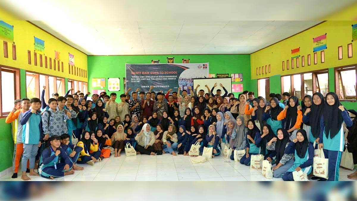 Informing Mukomuko High School Students: Palm Oil Industries and 2024 Scholarship Opportunities palm oil magazine