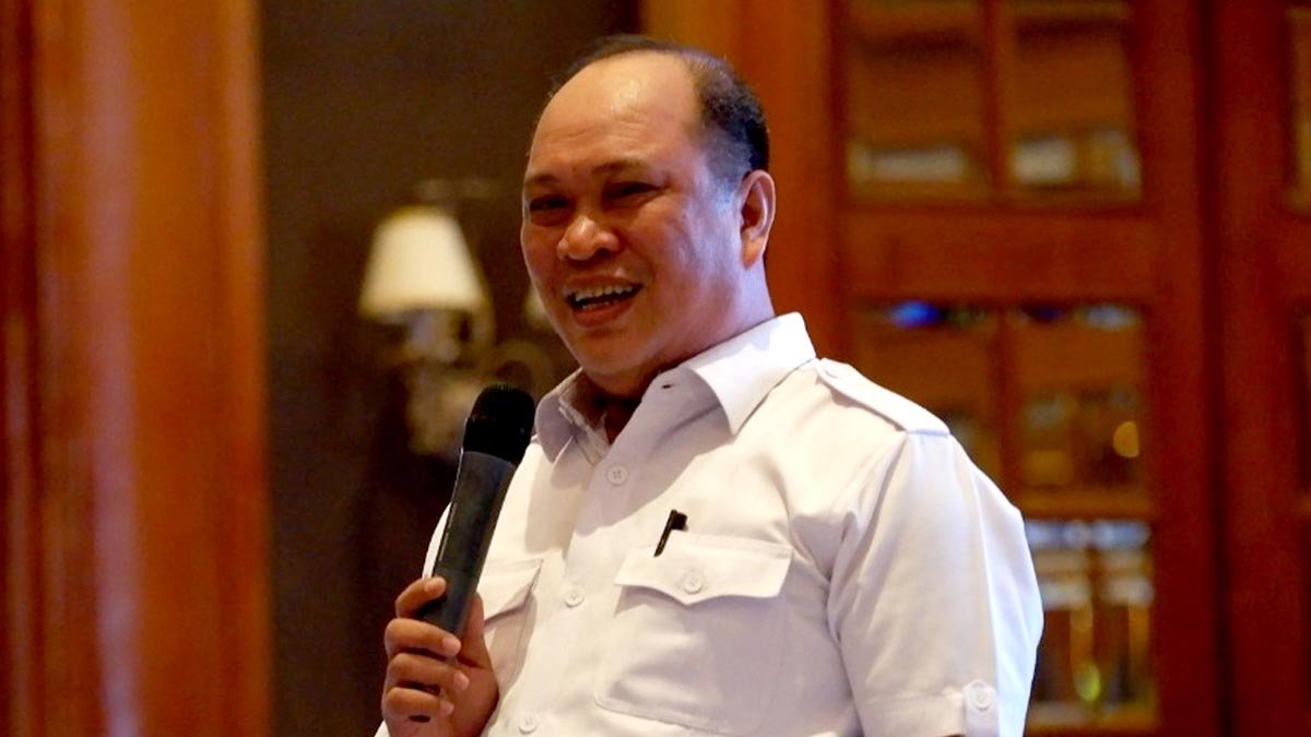 Regent of North Konawe Ruksamin palm oil magazine