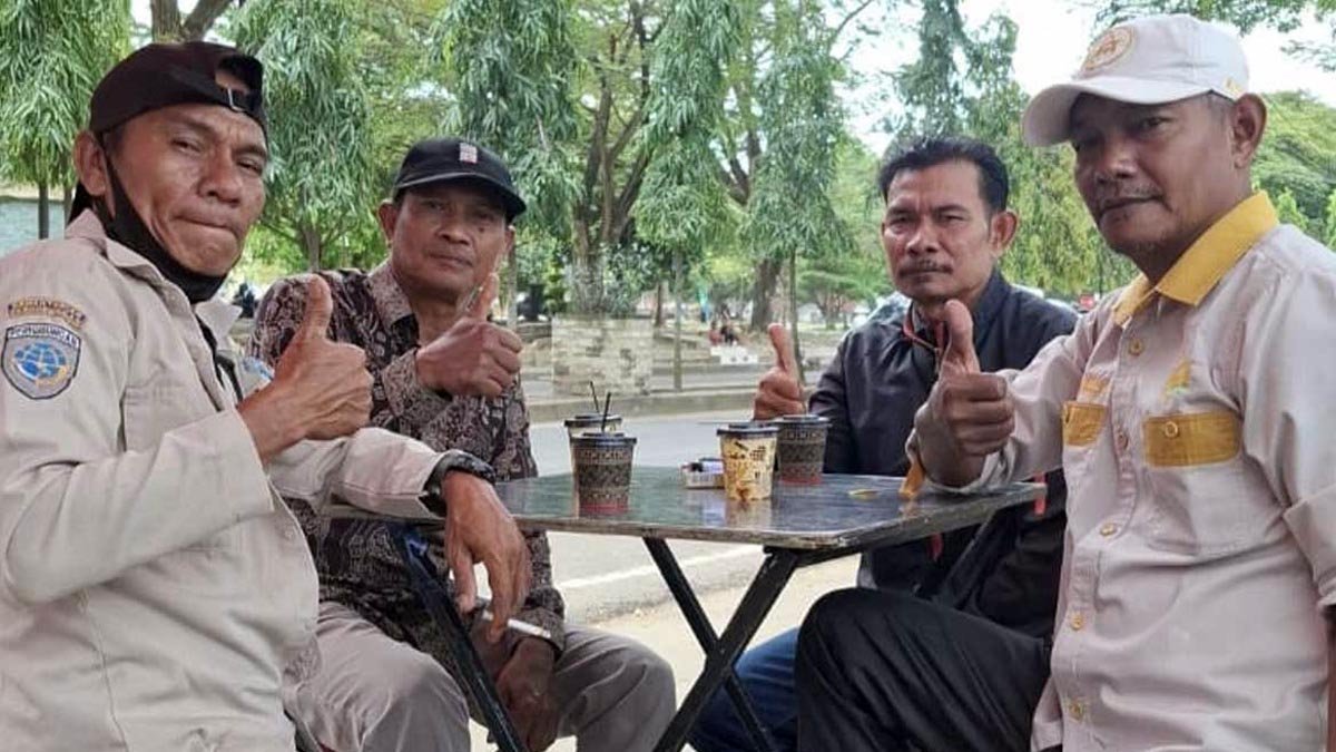 SPKS Aceh Chairman Assists Smallholders in Registering for BPDPKS Infrastructure Aid Palm Oil Magazine