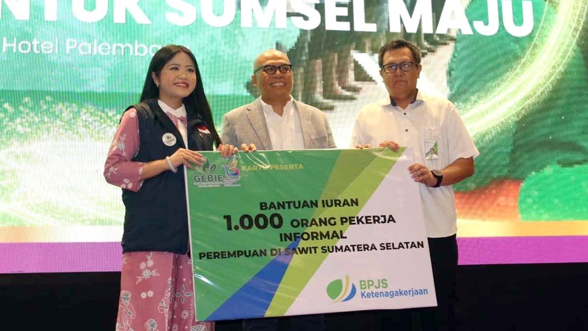 GEBIE Secures BPJS Employment Protection for 1,000 Women Palm Oil Workers in South Sumatra Palm Oil Magazine