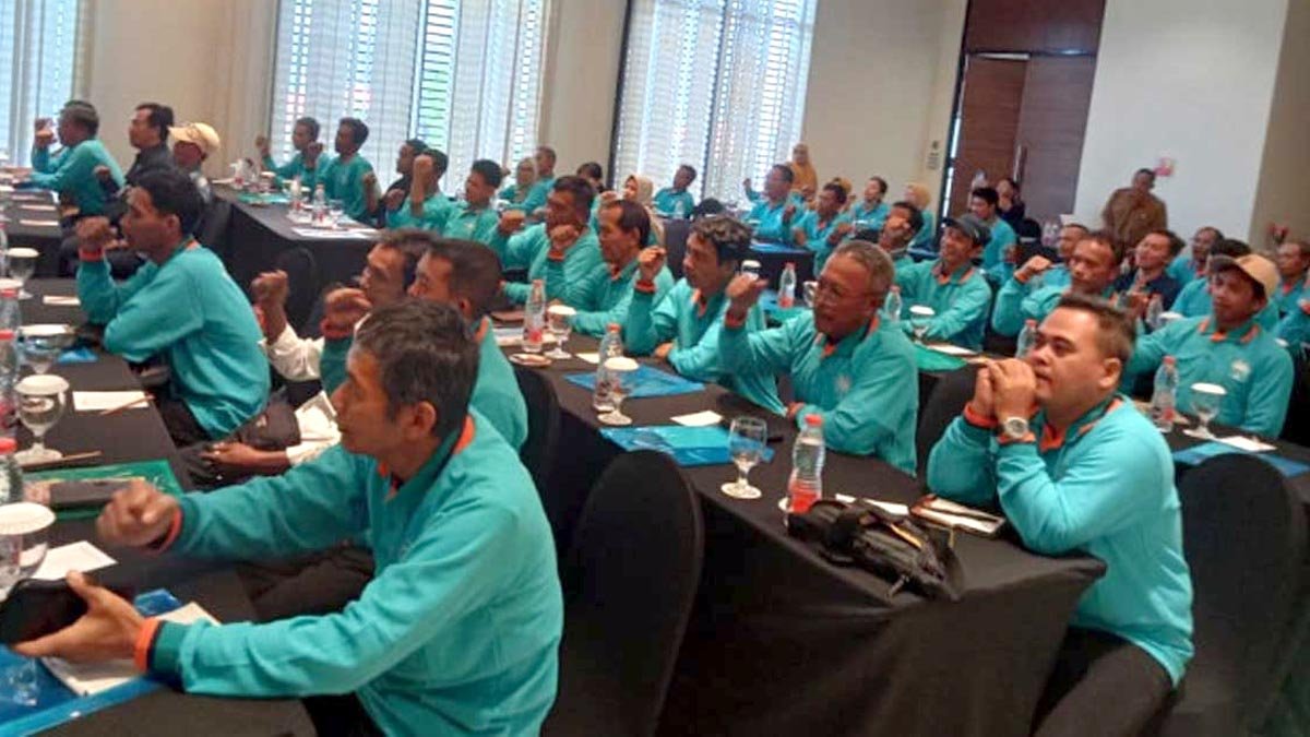 Kobar Agriculture Office Encourages Smallholders to Understand ISPO Certification Palm Oil Magazine