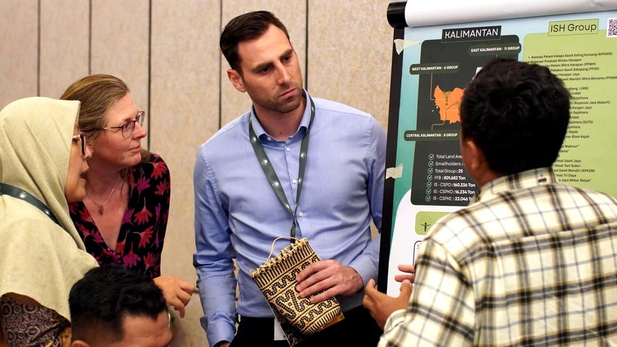 Global Buyers Backing Smallholder Sustainability Earn FORTASBI Recognition at RSPO RT2025 Palm Oil Magazine