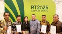 Four Independent Smallholder Groups Achieve RSPO Certification under SMILE Program Palm Oil Magazine