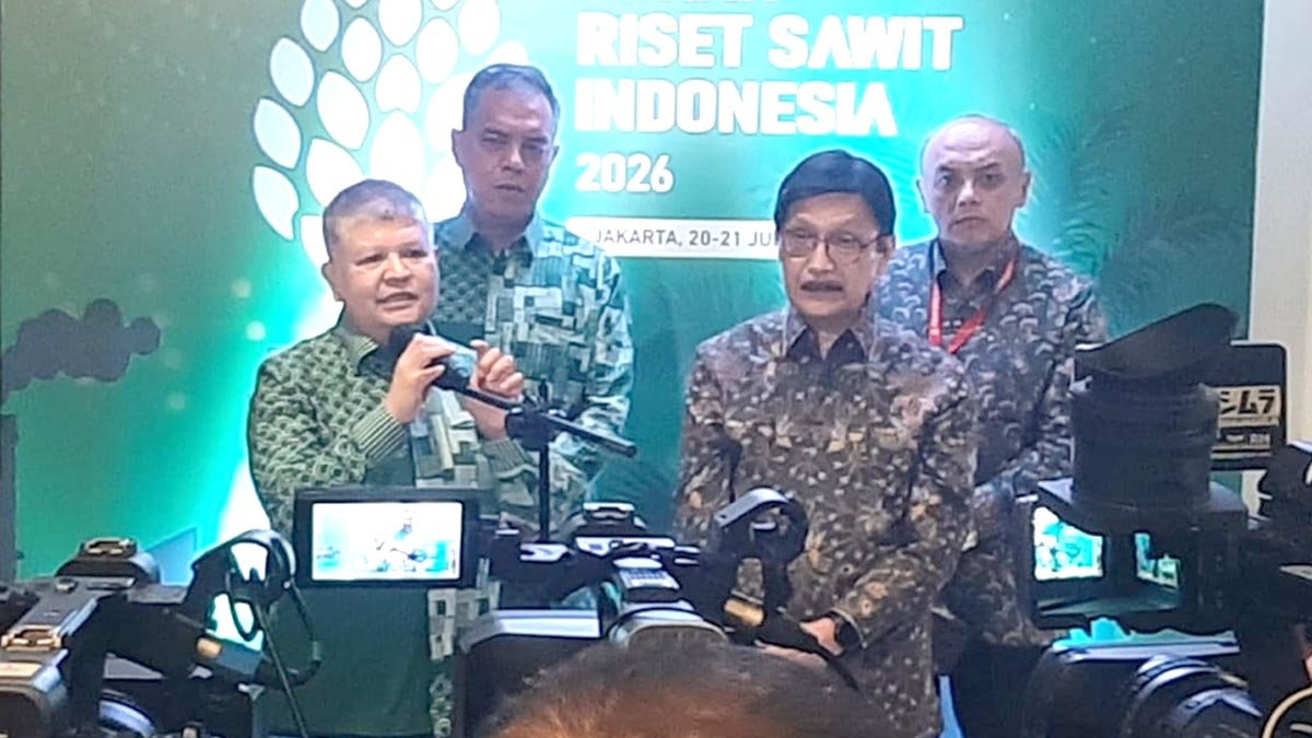 Dida Gardera, Expert Staff for Connectivity and Service Development at Indonesia's Coordinating Ministry for Economic Affairs. Palm Oil Magazine